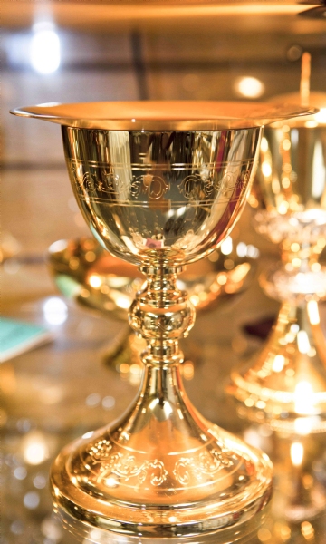 12 oz CHALICE AND WELL PATEN